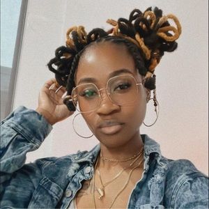 Meet your Posher, Keyla